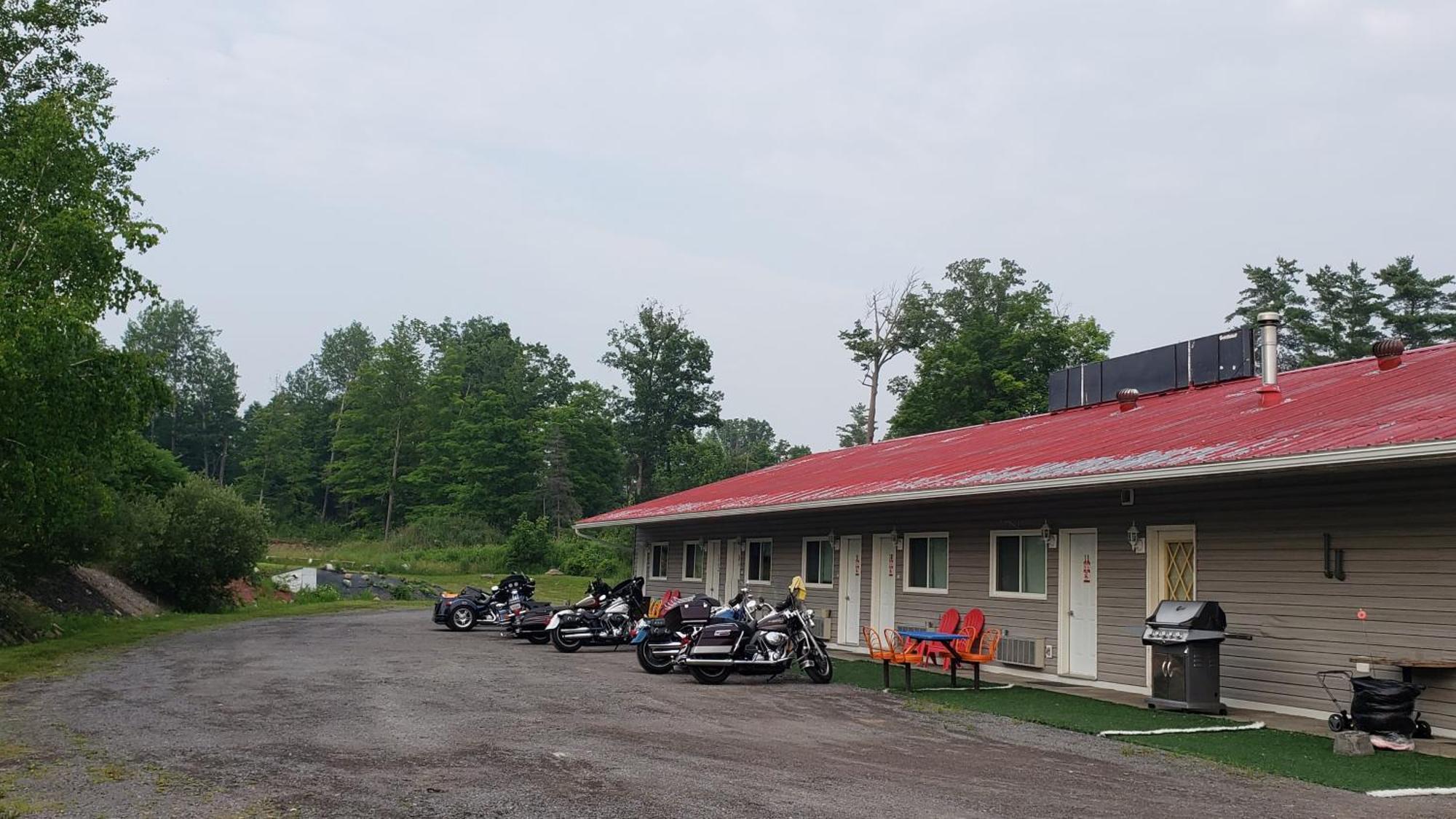 Calabogie Motor Inn 外观 照片